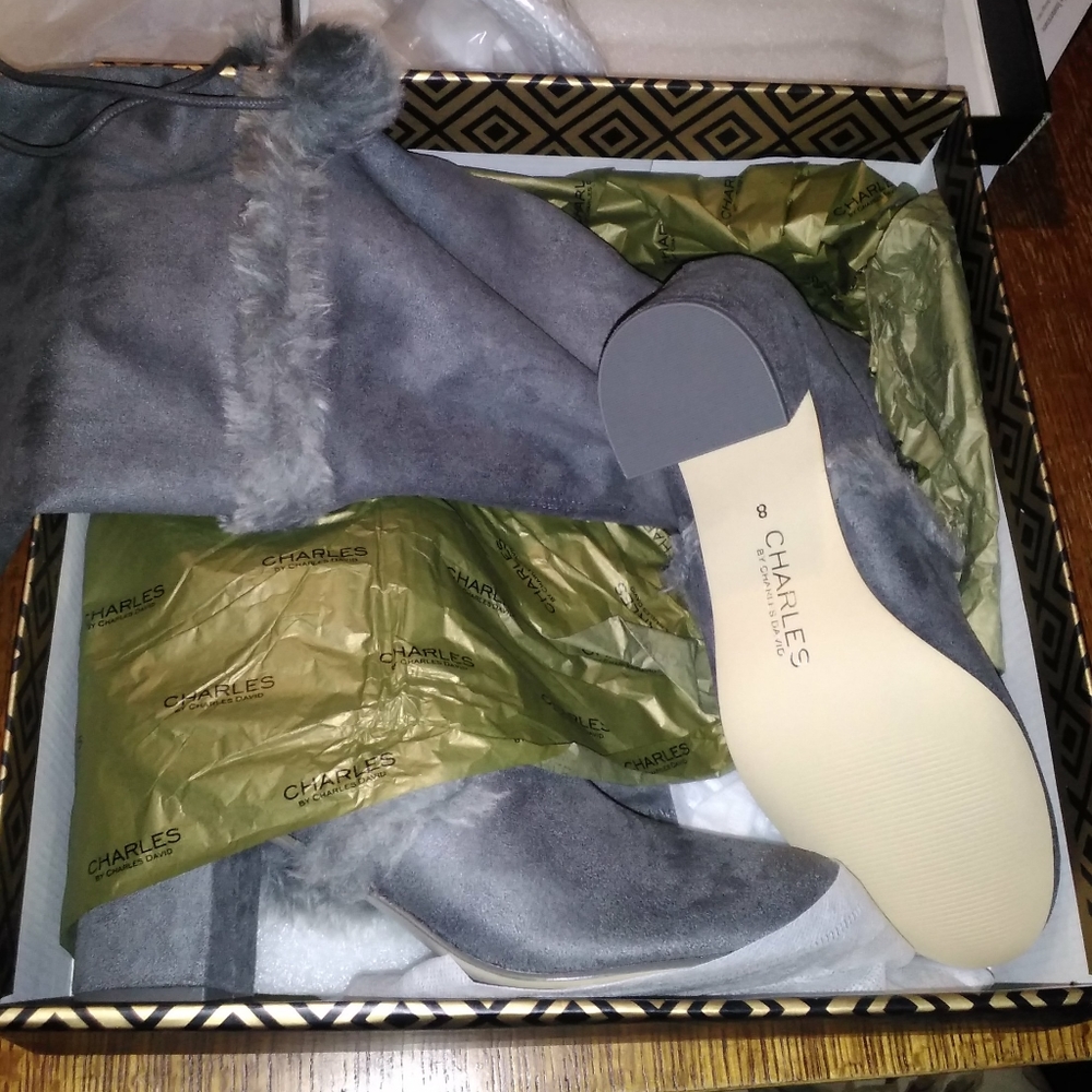 Over The Knee Grey Faux Fur Pom Pom Boots Women's Size 8 Charles David - Picture 3 of 11